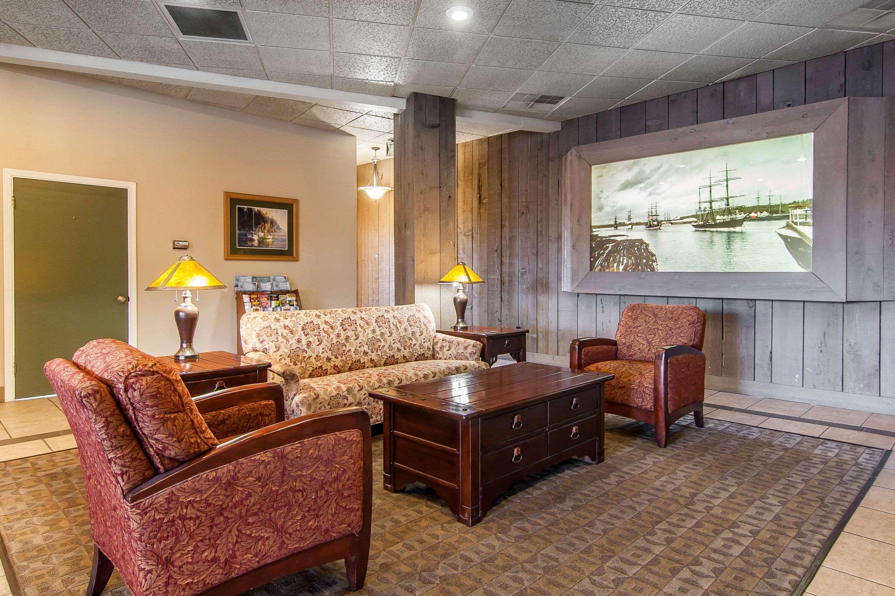 Quality Inn & Suites At Coos Bay North Bend Exterior photo