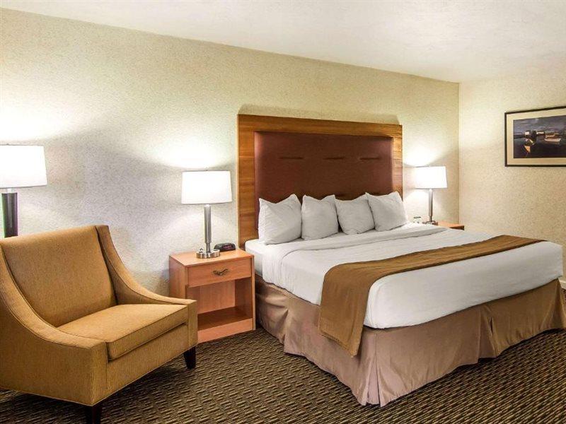 Quality Inn & Suites At Coos Bay North Bend Exterior photo