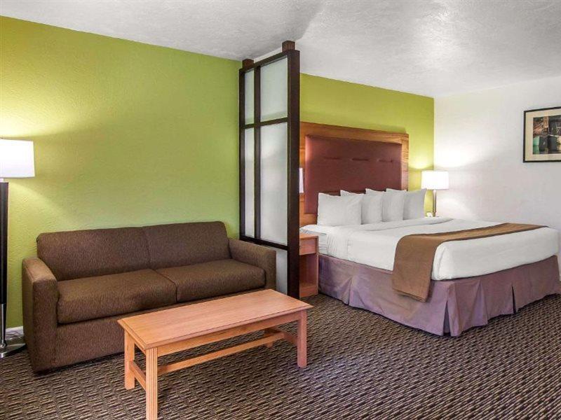 Quality Inn & Suites At Coos Bay North Bend Exterior photo