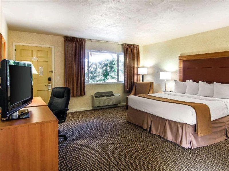Quality Inn & Suites At Coos Bay North Bend Exterior photo