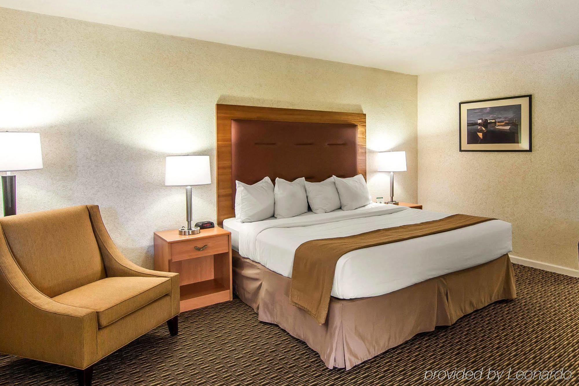 Quality Inn & Suites At Coos Bay North Bend Exterior photo