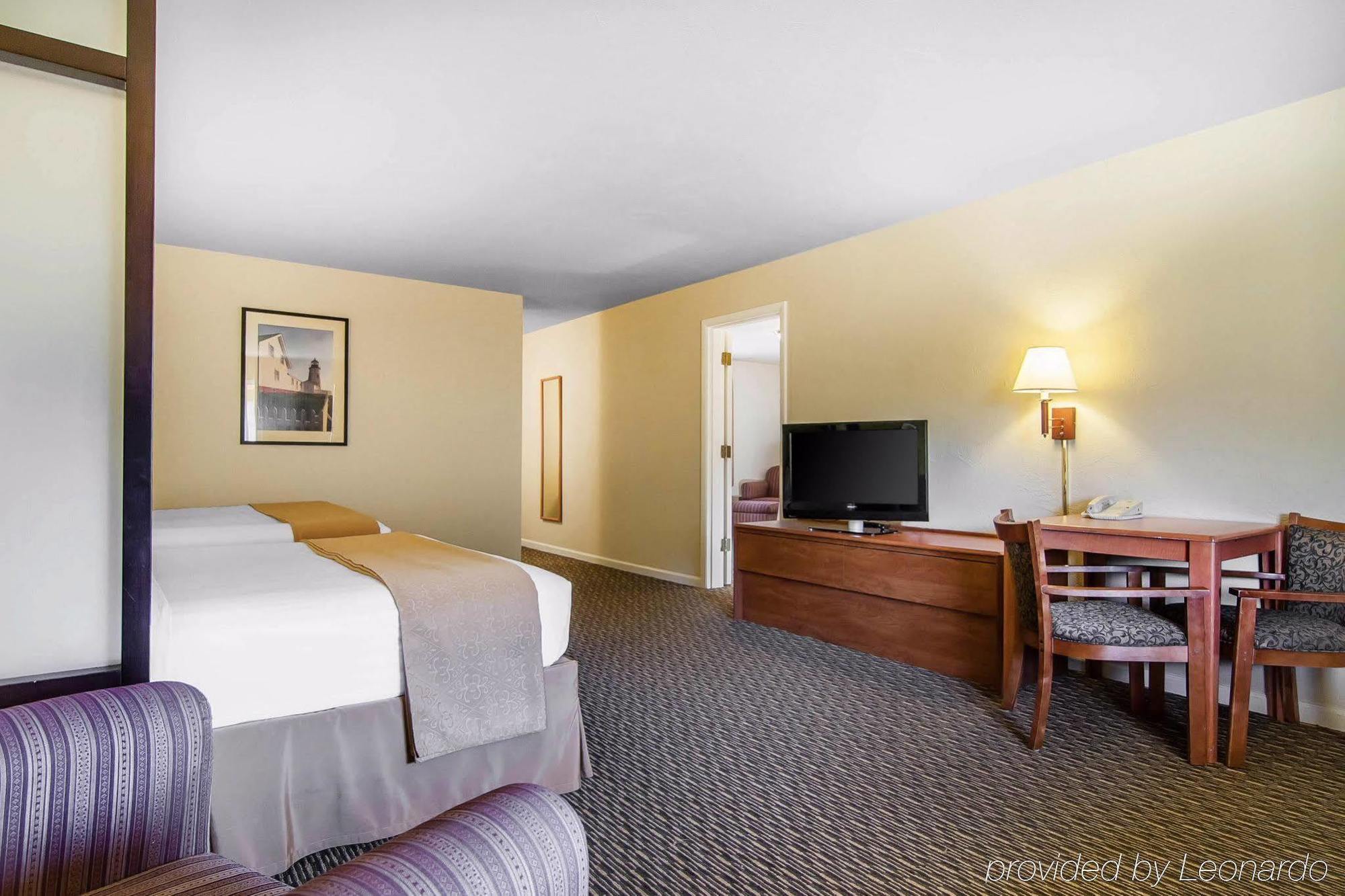 Quality Inn & Suites At Coos Bay North Bend Exterior photo